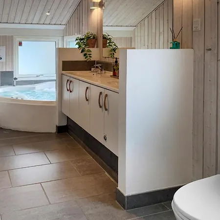Awesome In With Sauna 度假居